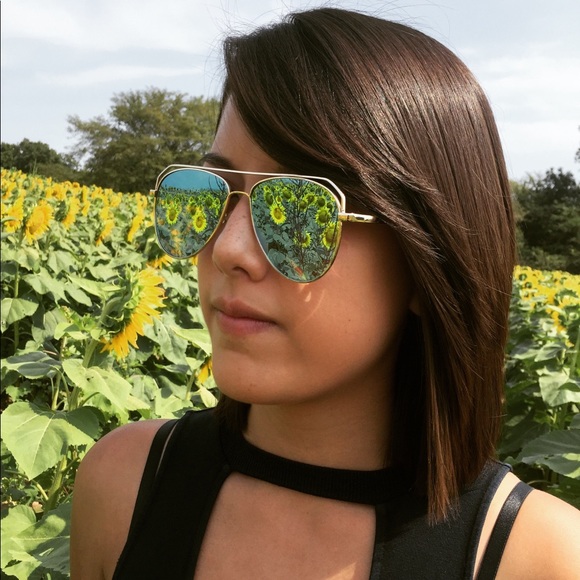 Meet your Posher, Alexis - Picture 1 of 1